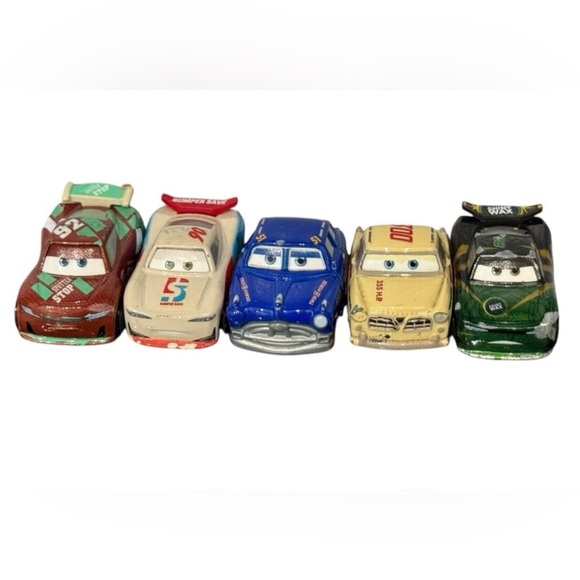 Disney Pixar Cars 5 Diecast Mini Racers - Picture 1 of 7